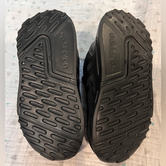 Brand new Adidas - Toddler size 6 - Picture 4 of 4